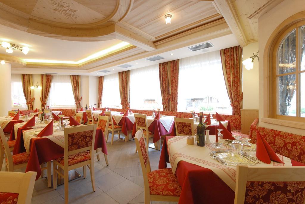 Hotel L'Ideale Moena Εξωτερικό φωτογραφία